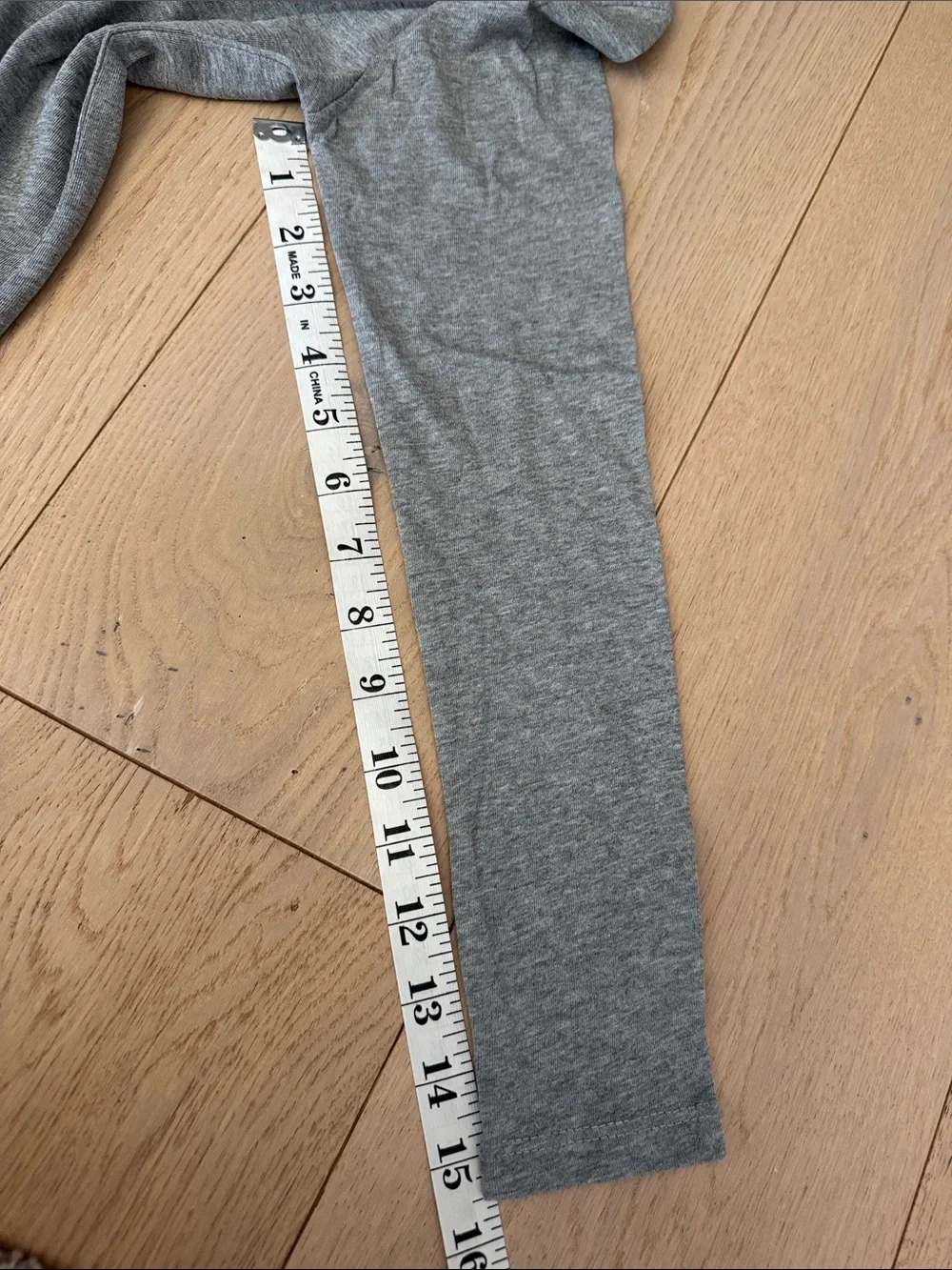 Nike NEW Heather Gray Long Sleeve Tee with Neon Pink Logo.  Girls medium